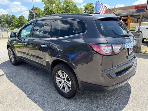 Used 2016 Chevrolet Traverse LT FWD image 4