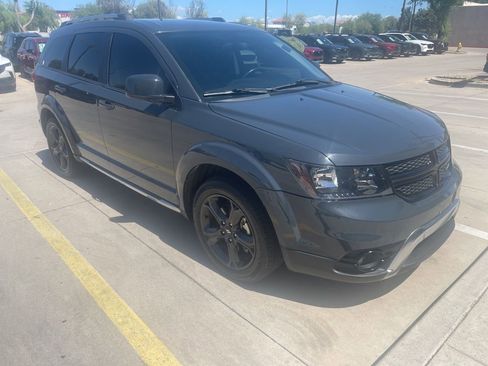 Used 2018 Dodge Journey Crossroad image 3