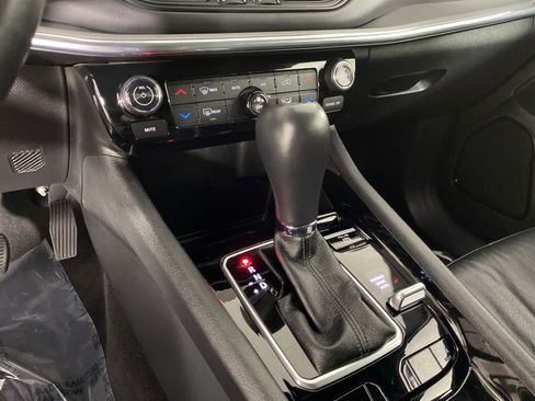 Used 2022 Jeep Compass Limited image 30