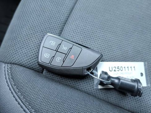 Used 2025 Chevrolet Blazer EV RS AWD/4WD image 27