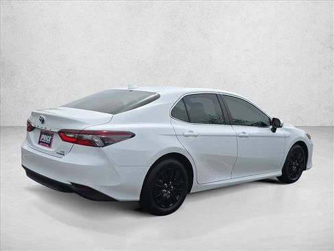 Used 2023 Toyota Camry LE FWD image 5
