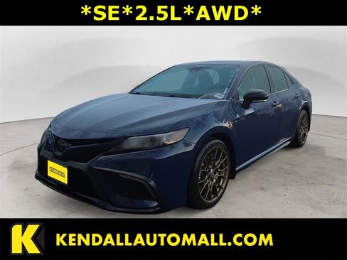 Used 2024 Toyota Camry SE image 1