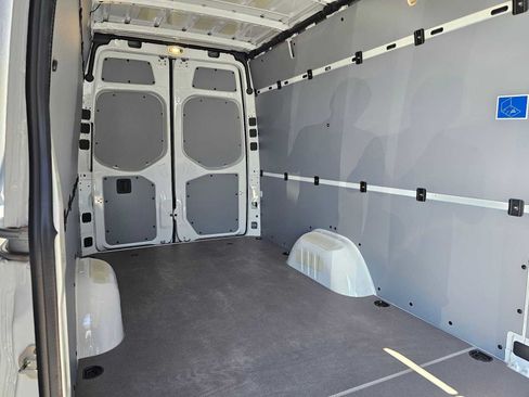 Used 2026 Mercedes-Benz Sprinter 2500 image 13