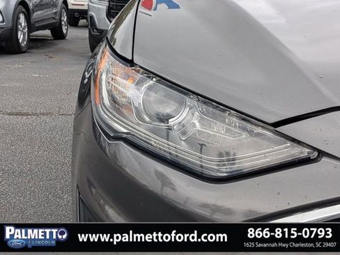 Used 2019 Ford Fusion SE image 10
