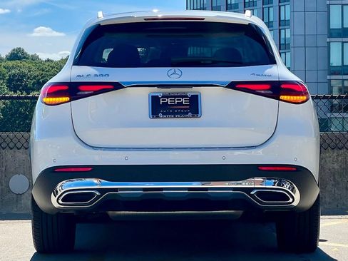 Used 2023 Mercedes-Benz GLC 300 4MATIC image 6