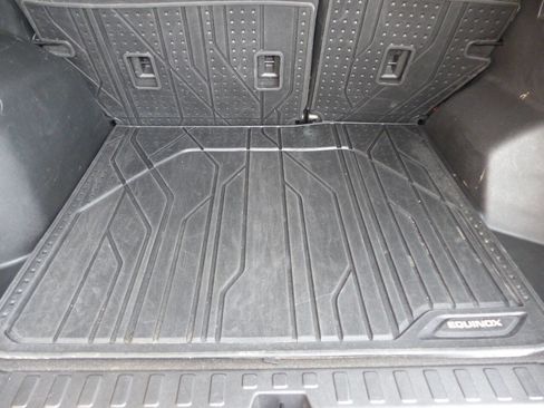 Used 2021 Chevrolet Equinox LT FWD image 31