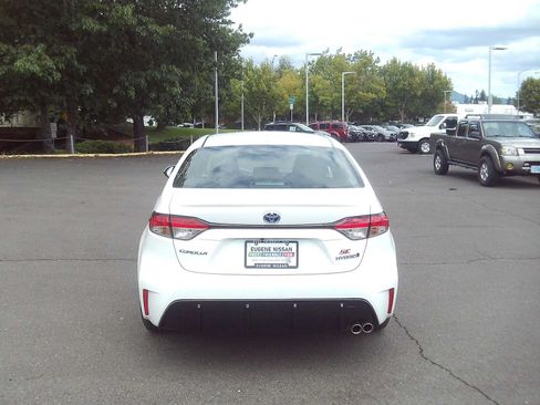 Used 2024 Toyota Corolla SE AWD/4WD image 4