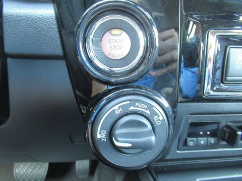Used 2023 Nissan Titan Platinum Reserve w/ Moonroof Package AWD/4WD image 27