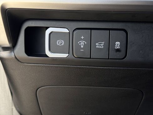 Used 2025 Hyundai Santa Fe SEL FWD image 24
