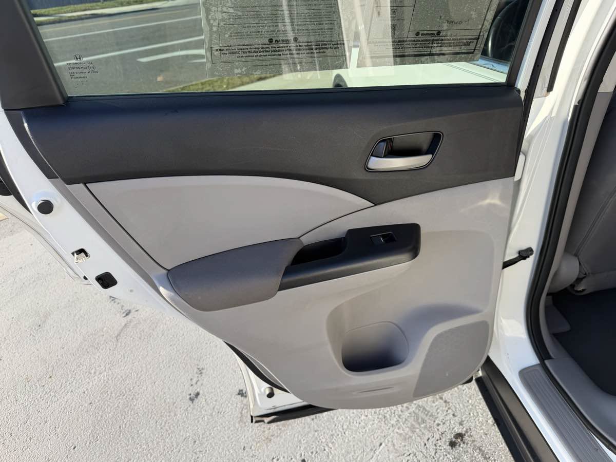 Used 2013 Honda CR-V LX image 14