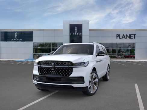 New 2026 Lincoln Navigator Black Label AWD/4WD image 2