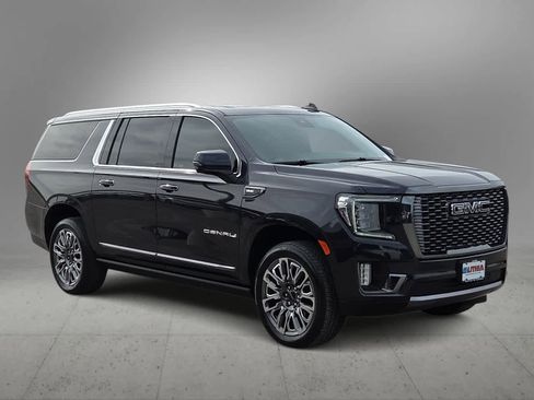 Used 2024 GMC Yukon XL Denali Ultimate AWD/4WD image 2
