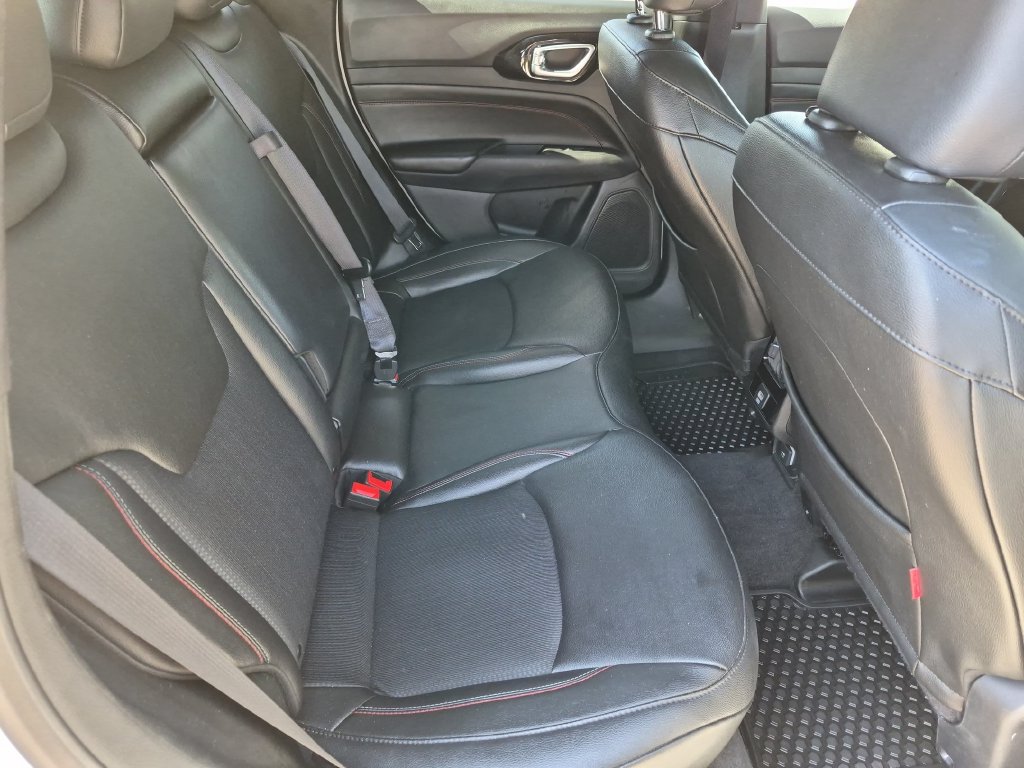 Used 2025 Jeep Compass Trailhawk AWD/4WD image 35