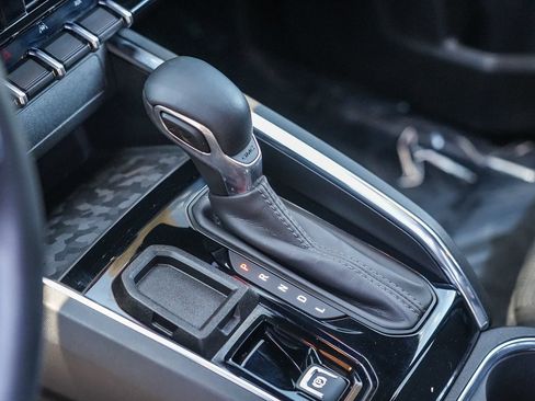 Used 2025 GMC Canyon Elevation RWD image 19