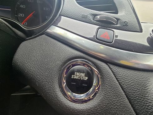 Used 2018 Chevrolet Impala LT FWD image 23