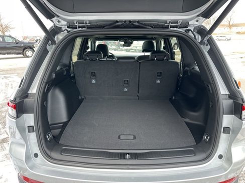 New 2026 Jeep Grand Cherokee Altitude image 4