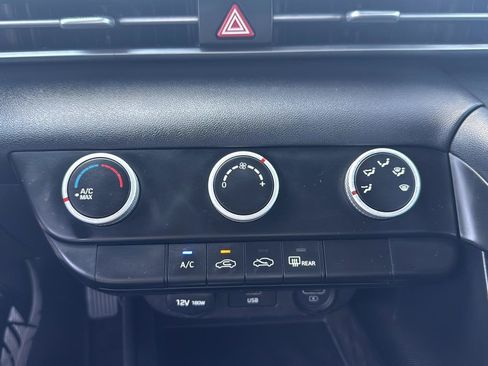 Used 2021 Hyundai Elantra SE FWD image 21