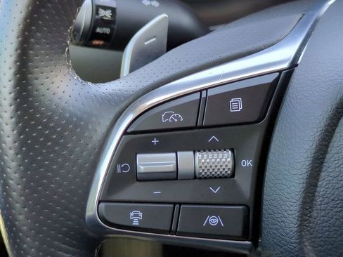 Used 2025 Genesis G70 2.5T image 24