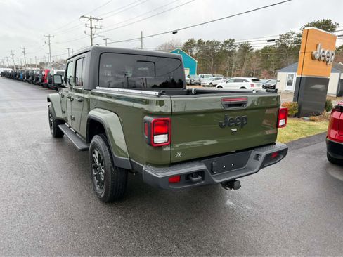 Used 2021 Jeep Gladiator Sport image 5