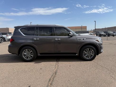 Certified 2023 INFINITI QX80 Luxe w/ All-Season Package RWD image 4