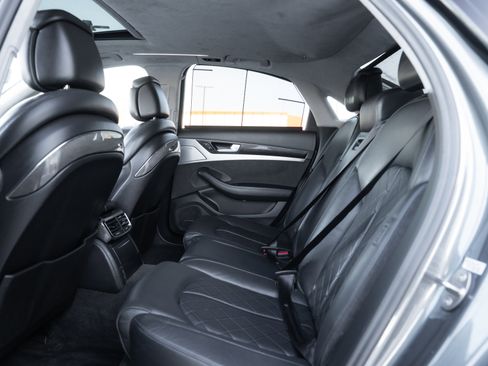 Used 2013 Audi S8 4.0T image 27