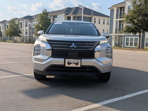 Used 2022 Mitsubishi Outlander ES AWD/4WD image 9