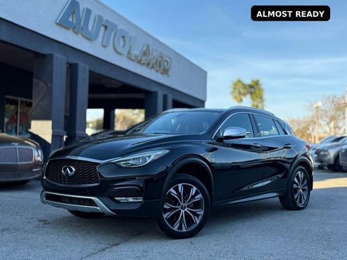 Used 2017 INFINITI QX30 Premium w/ Navigation Package image 1