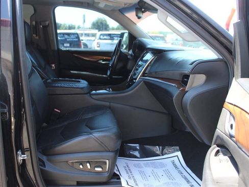 Used 2016 Cadillac Escalade ESV Luxury RWD image 9