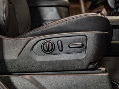 Used 2022 Chevrolet Silverado 2500 LTZ w/ LTZ Plus Package AWD/4WD image 29