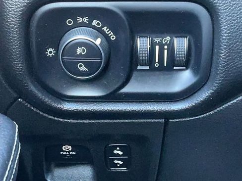 Used 2025 RAM 1500 Laramie image 30