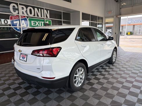 Used 2022 Chevrolet Equinox LS w/ LS Convenience Package AWD/4WD image 6