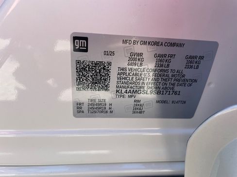 Used 2025 Buick Encore GX Avenir w/ Avenir Technology Package image 22