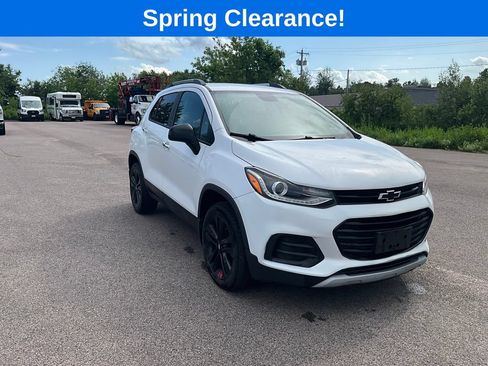 Used 2018 Chevrolet Trax LT w/ Redline Edition AWD/4WD image 9