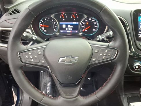 Used 2022 Chevrolet Equinox RS w/ RS Leather Package image 21