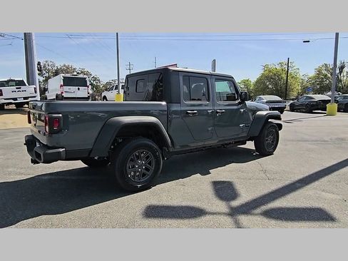 New 2026 Jeep Gladiator Sport AWD/4WD image 34
