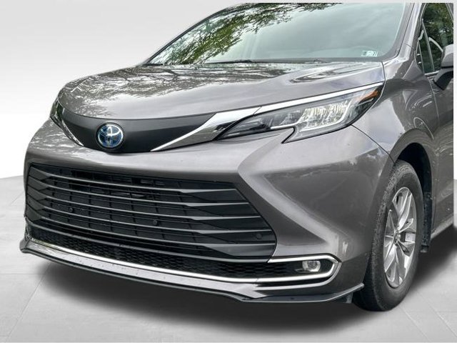 Used 2022 Toyota Sienna XLE AWD/4WD image 9