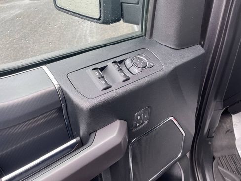 Used 2019 Ford F150 4x4 SuperCrew image 16