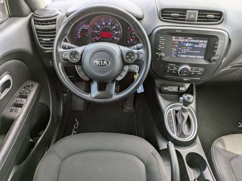 Used 2018 Kia Soul + FWD image 12
