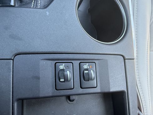 Used 2015 Toyota Camry XLE w/ Convenience Package FWD image 23