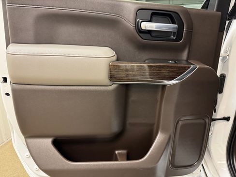 Used 2020 GMC Sierra 1500 SLE w/ SLE Value Package image 17