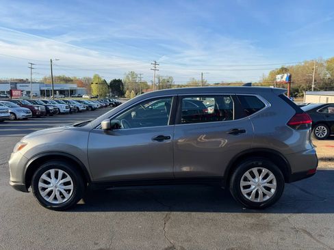 Used 2017 Nissan Rogue S AWD/4WD image 5