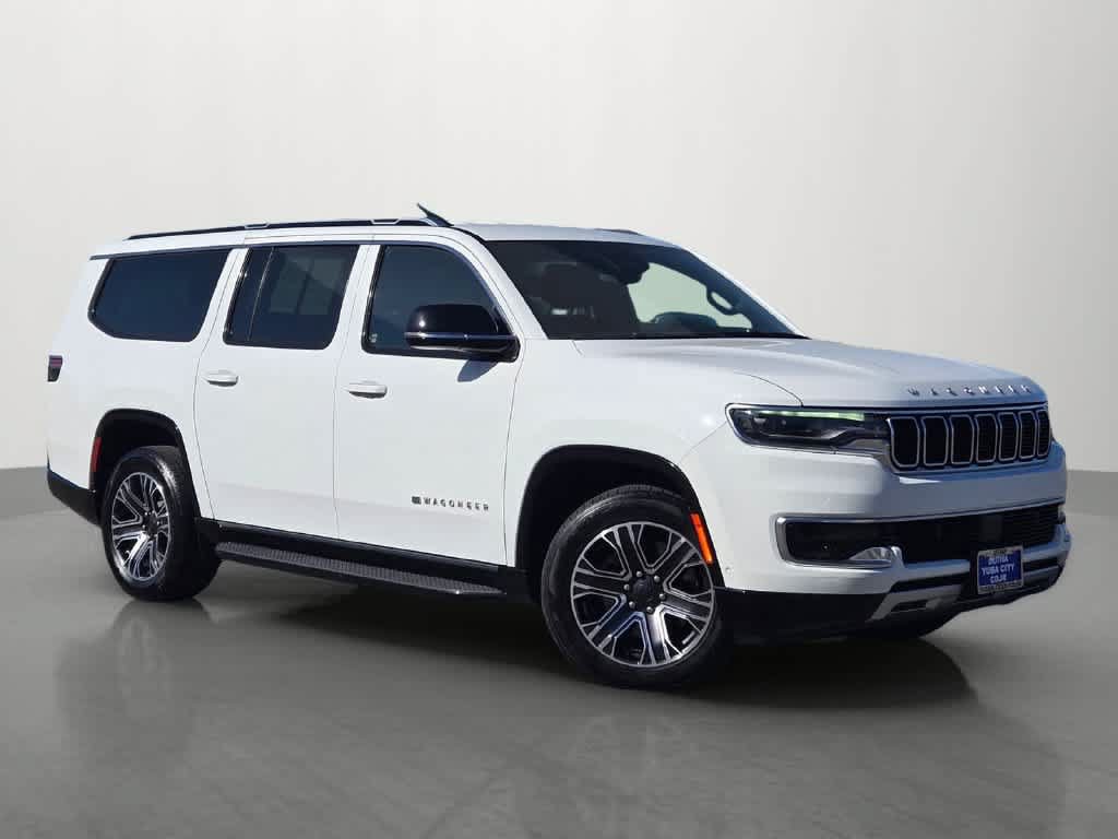 Used 2024 Jeep Wagoneer L Series II w/ Flexible Seating Group AWD/4WD image 8