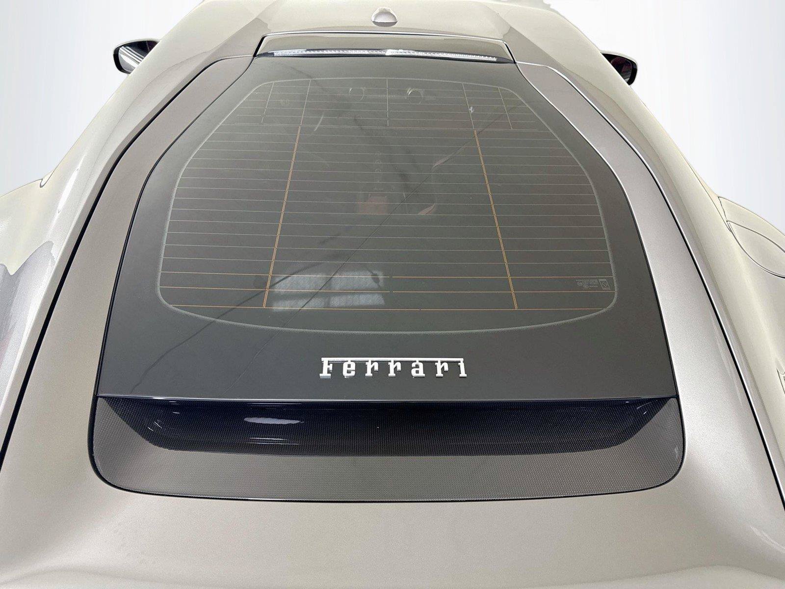 Used 2019 Ferrari 812 Superfast RWD image 39