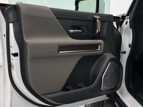 Used 2024 GMC Hummer EV 3X AWD/4WD image 23
