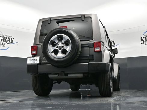 Used 2017 Jeep Wrangler Unlimited Sahara w/ Connectivity Group image 22