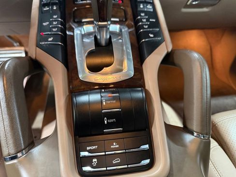 Used 2012 Porsche Cayenne S image 33