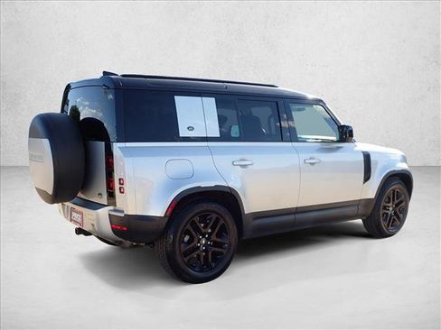 Used 2020 Land Rover Defender 110 S AWD/4WD image 4