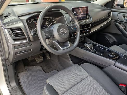 Used 2024 Nissan Rogue SV AWD/4WD image 14