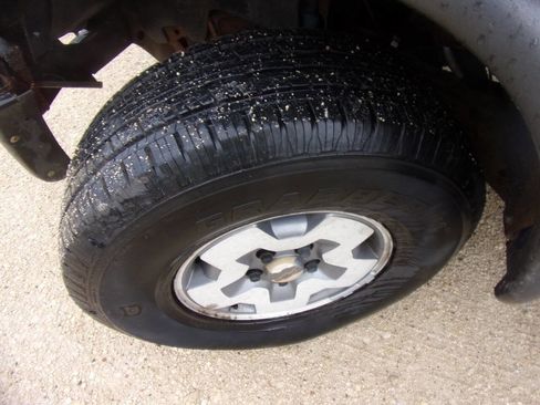 Used 2005 Chevrolet Blazer 4WD 2-Door w/ Preferred Equipment Group image 5