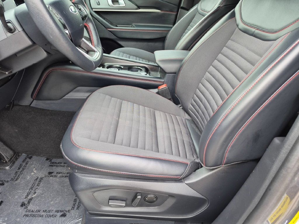 Used 2025 Ford Explorer ST-Line w/ ST-Line Street Pack AWD/4WD image 23